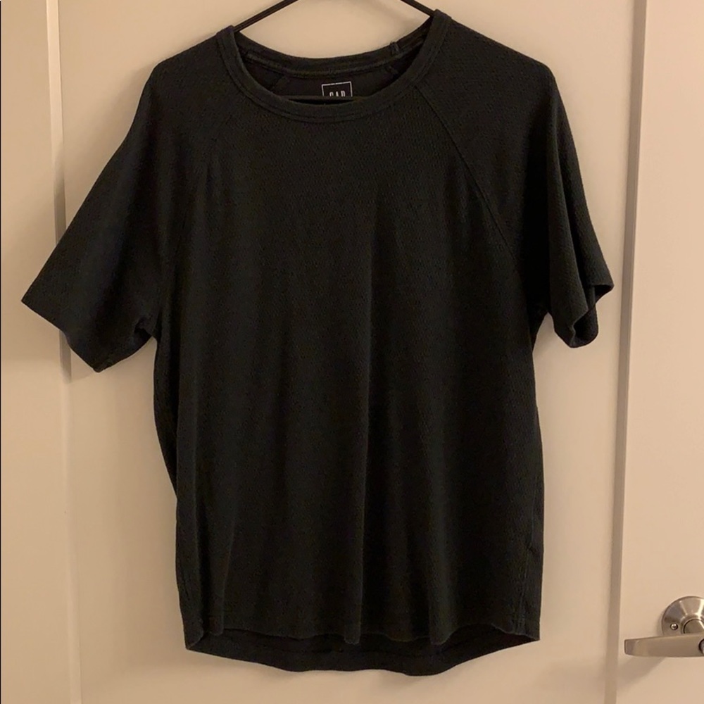 Gap black t shirt